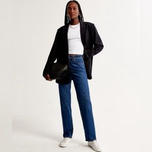 A&F: Dark wash straight mid rise jeans size 27